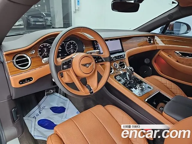 Bentley Continental — интерьер