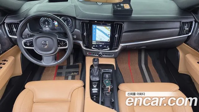 Volvo V90 — интерьер