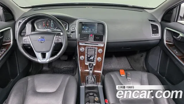 Volvo XC60 — интерьер