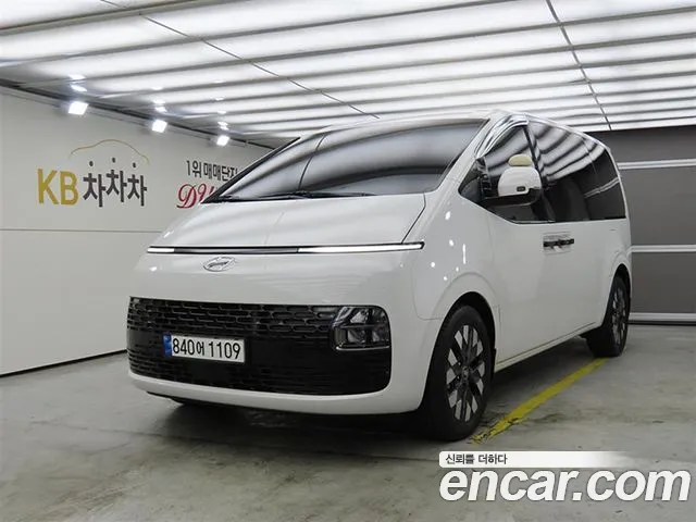 Hyundai Staria