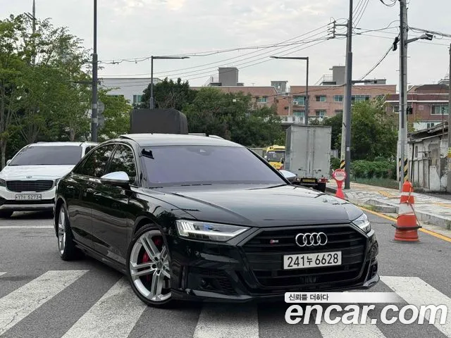 Audi S8