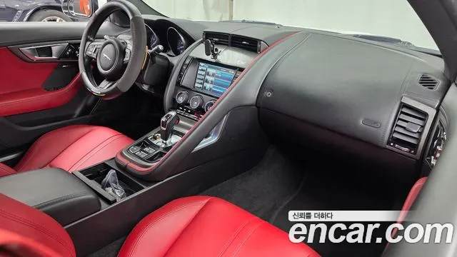 Jaguar F-Type — интерьер