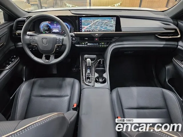Toyota Crown — интерьер