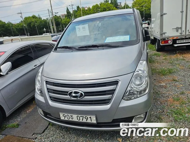Hyundai Starex
