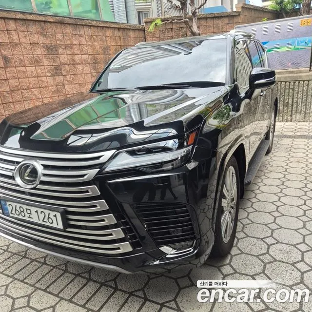 Lexus LX