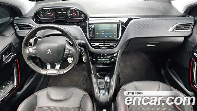 Peugeot 208 — интерьер