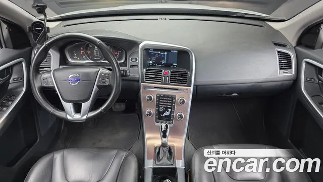 Volvo XC60 — интерьер