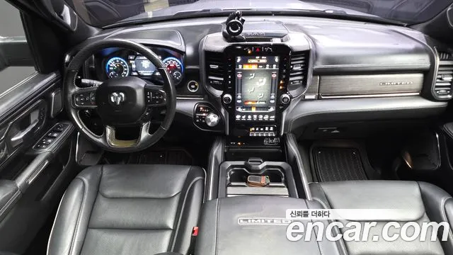 Dodge Ram Pickup — интерьер