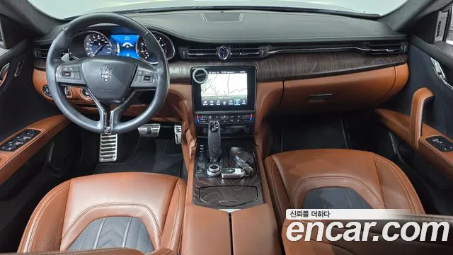 Maserati Quattroporte — интерьер
