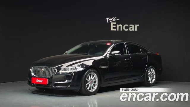 Jaguar XJ