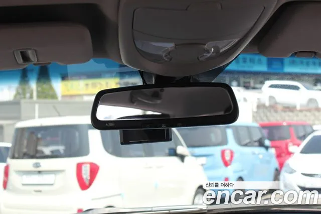 KG Mobility Korando — интерьер