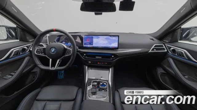 BMW i4 — интерьер