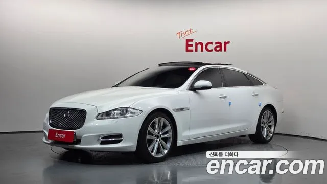 Jaguar XJ