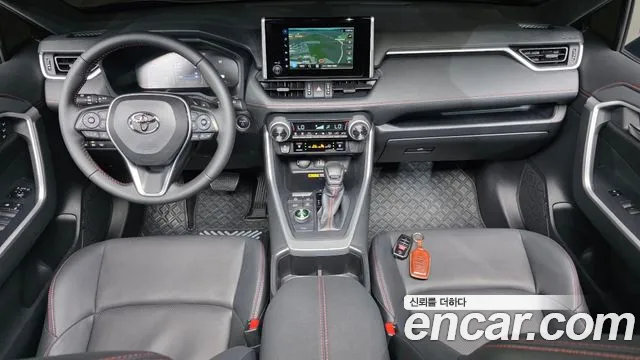 Toyota RAV4 — интерьер