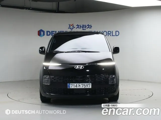 Hyundai Staria