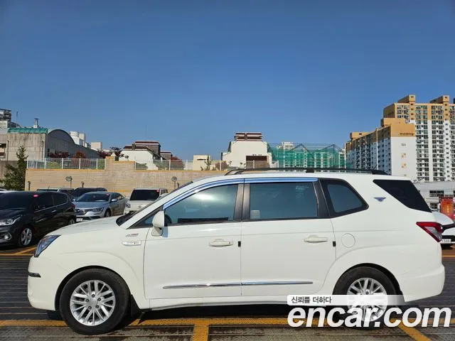 KG Mobility Korando — интерьер