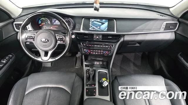 Kia K5 — интерьер