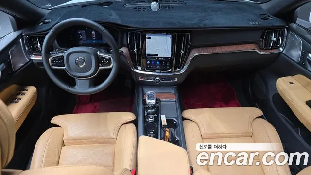 Volvo V60 — интерьер
