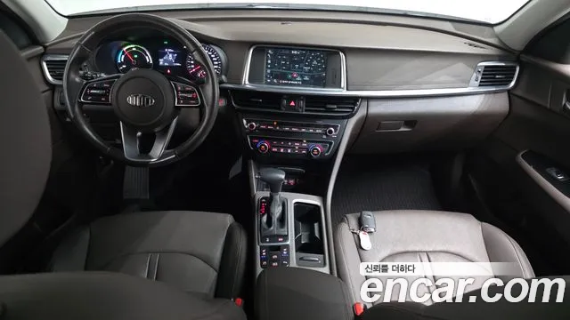 Kia K5 — интерьер