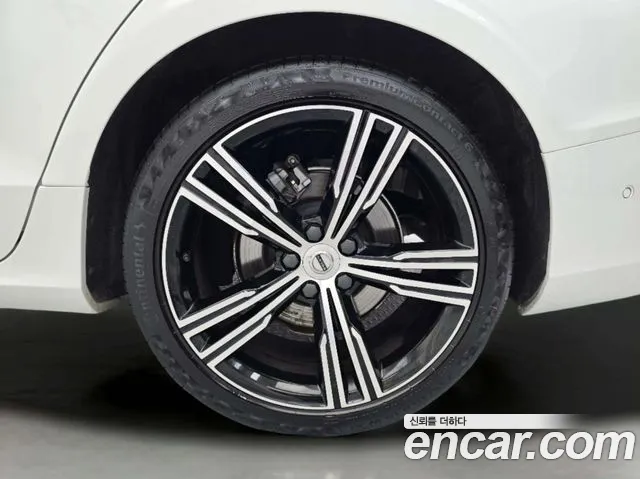 Volvo S60 — интерьер