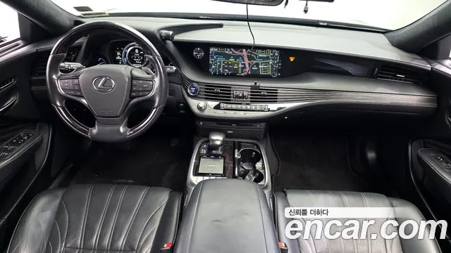 Lexus LS — интерьер