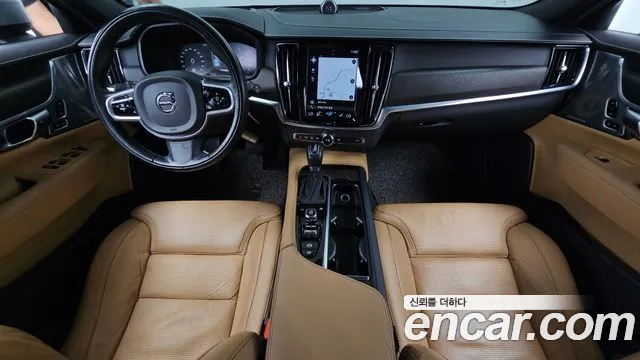 Volvo V90 — интерьер