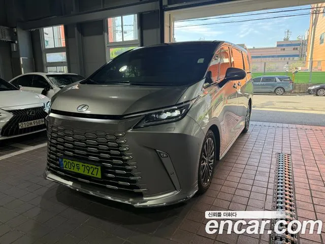 Lexus LM — экстерьер