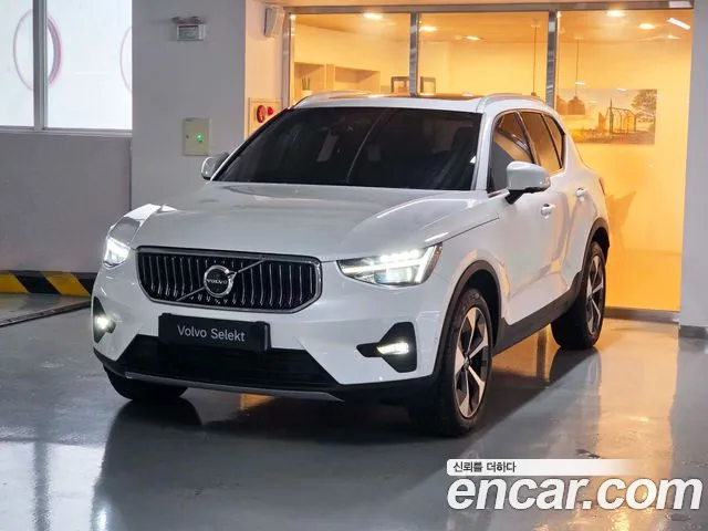 Volvo XC40 — экстерьер