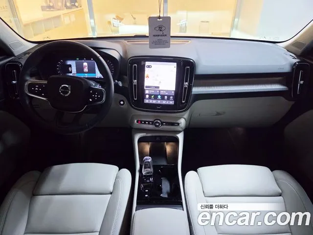 Volvo XC40 — интерьер