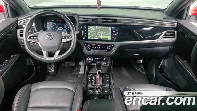 KG Mobility Korando — интерьер