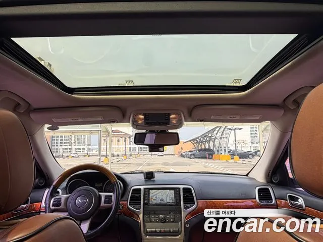 Jeep Cherokee — интерьер
