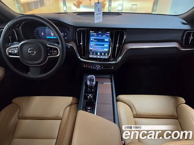 Volvo V60 — интерьер