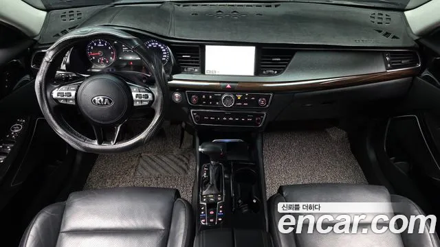 Kia K7 — интерьер