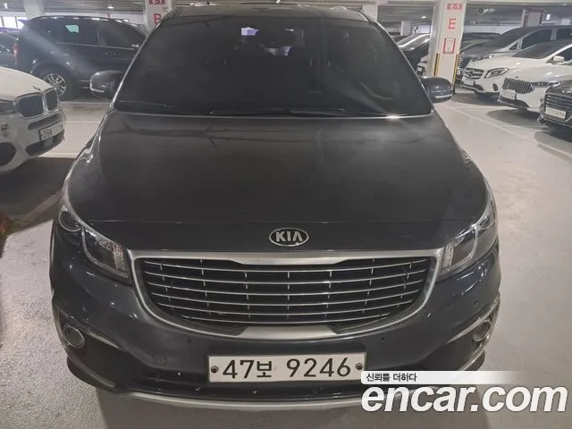 Kia Carnival — экстерьер
