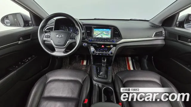 Hyundai Elantra — интерьер