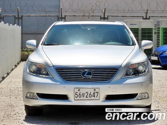 Lexus LS — экстерьер