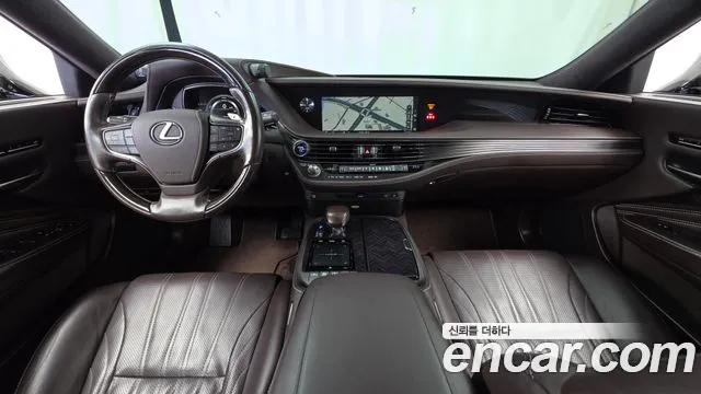 Lexus LS — интерьер