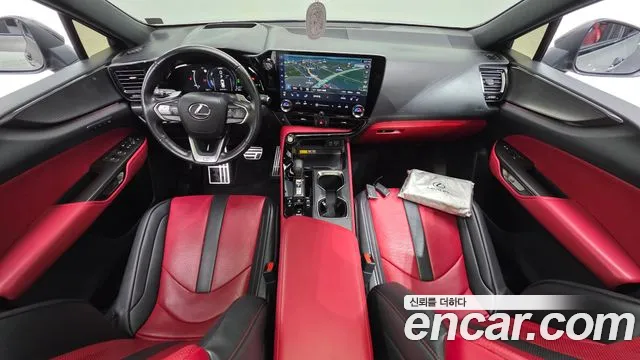 Lexus NX — интерьер