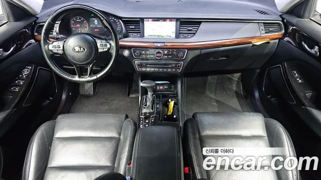 Kia K7 — интерьер