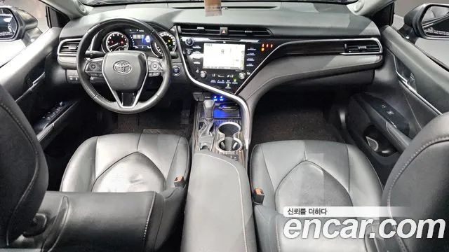 Toyota Camry — интерьер