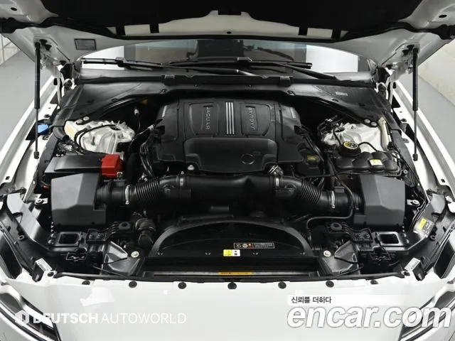 Jaguar XF — интерьер