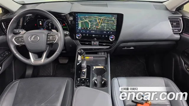 Lexus NX — интерьер