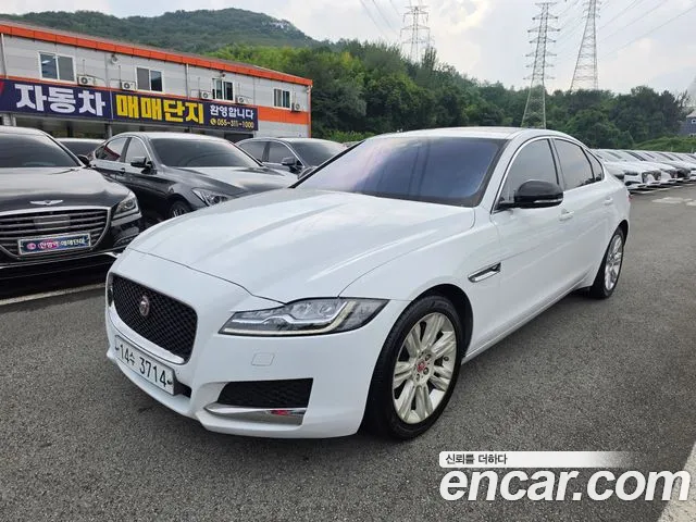 Jaguar XF — экстерьер