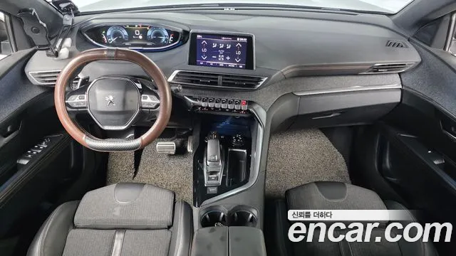 Peugeot 5008 — интерьер