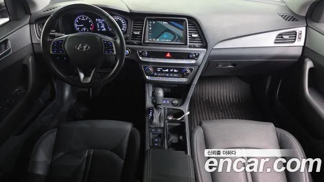 Hyundai Sonata — интерьер