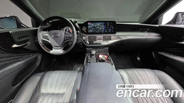 Lexus LS — интерьер