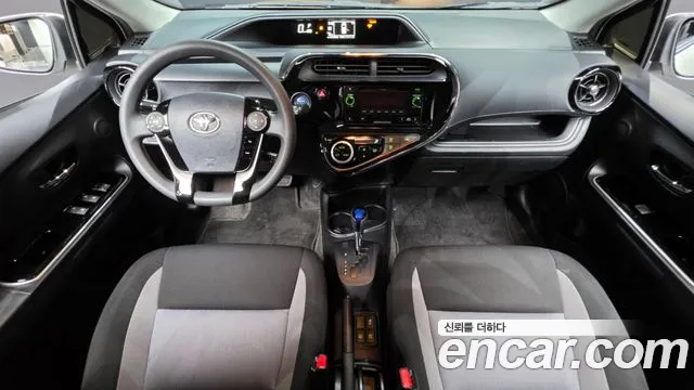 Toyota Prius — интерьер