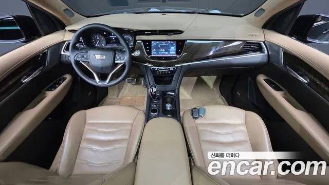 Cadillac XT6 — интерьер