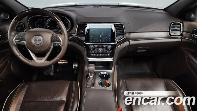 Jeep Cherokee — интерьер