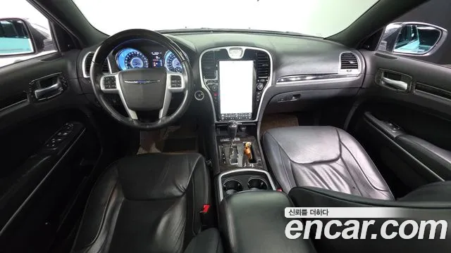 Chrysler 300C — интерьер